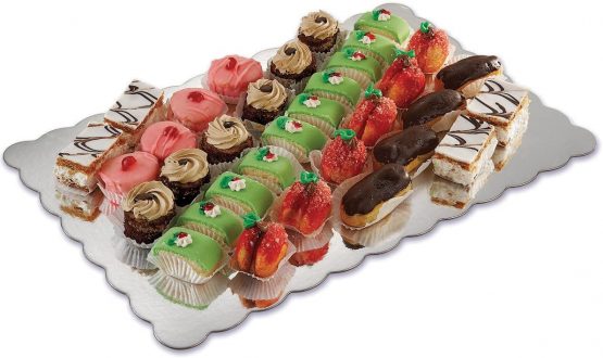 Wilton 33 x 48.2 cm (13 x 19-Inch) Four-Piece Silver Platters - Image 3