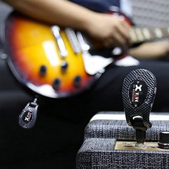 Xvive U2 Wireless Digital Transmitter/Receiver System for Guitar, Bass and Other Instruments, Rechargeable, 2.4 GHz Carbon - Image 4