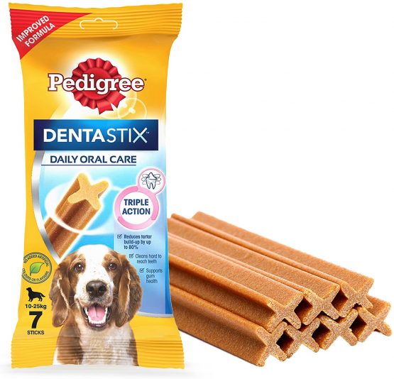 Pedigree DentaStix Daily Oral Care Dental Treat for Medium Dogs - Chicken & Beef Flavoured Dog Treats for Everyday Use - 70 Sticks (10 x 7 Pack) - Image 2