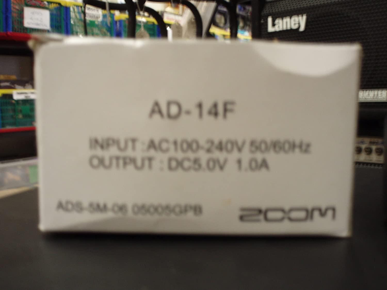 ZOOM AD-14 UK power supply for recording devices, reliable power supply for studio and live use including H4n
