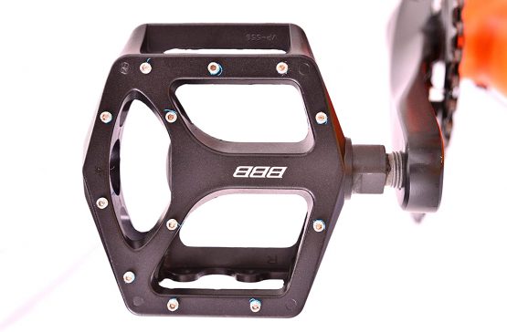 BBB Cycling Mountain Bike Pedals Flat 9/16" with Replaceable Grip Pins for Downhill and Freeriding MountainHigh BPD-32 - Image 4