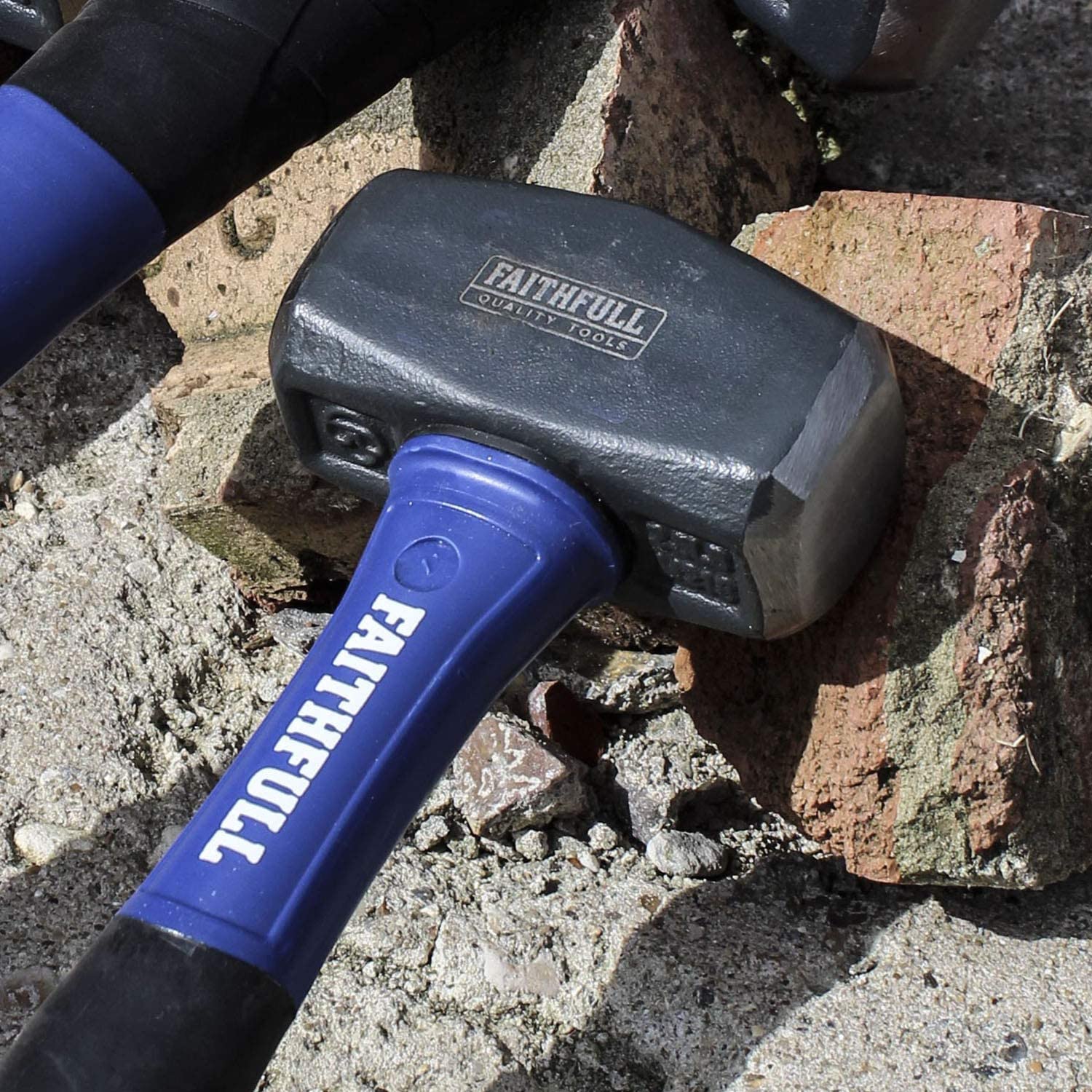 Faithfull FAIFG4 4lb Club Hammer with Fibreglass Handle 1.8kg (4lb), Blue, Fibreglass 1.8kg (4lb) - Image 2