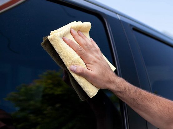 Meguiar's X2010EU Supreme Shine Microfibre Car Cleaning Towel (1 Pack), Yellow - Image 3
