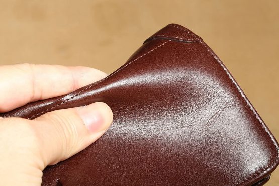 Men's Genuine Cowhide Wax Leather Extra Capacity Bifold Wallet - Image 3