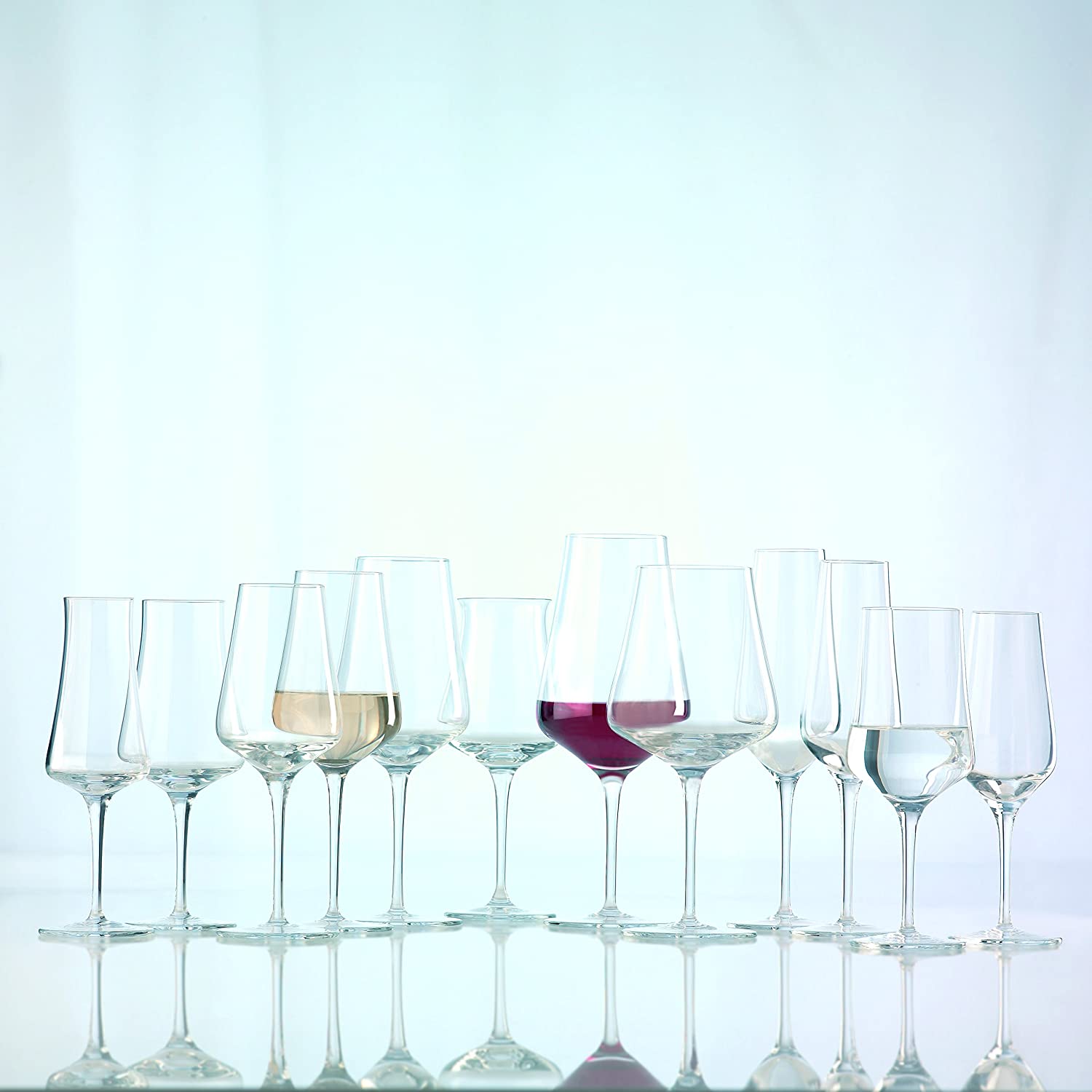 Schott Zwiesel 7544270 Feet Clear Crystal Slim Box of 6 Wine Glasses, Transparent, 9,7x9,7x24,3 cm - Image 4