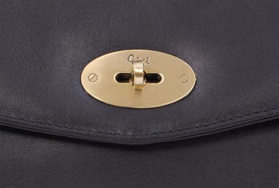 GIGI - Women's Leather Twist Lock Flap Over Clutch Bag - Cross Body Handbag With Extra Detachable Adjustable Shoulder Strap - OTHELLO 8757 - Image 4