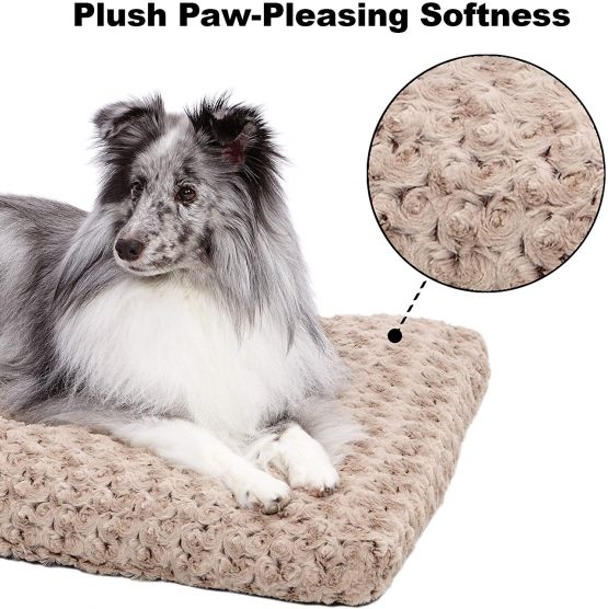 Mocha Swirl Fur Pet Bed 17 x 11 - inches - Image 4