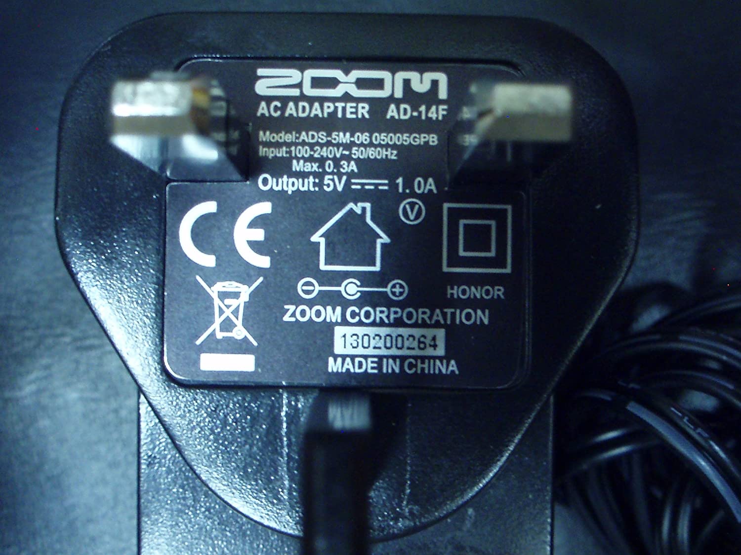 ZOOM AD-14 UK power supply for recording devices, reliable power supply for studio and live use including H4n - Image 3
