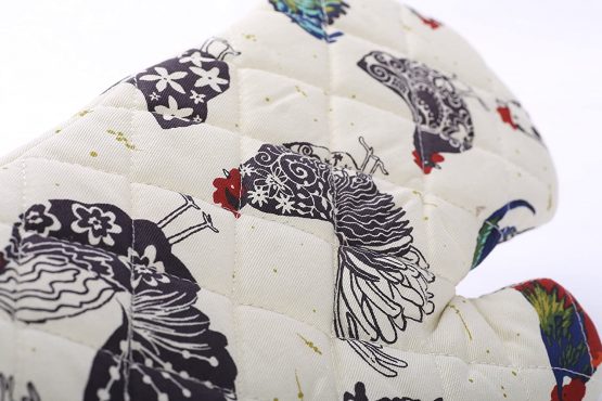 Ulster Weavers Gauntlet Single Oven Glove - Rooster (100% Cotton Outer; 100% Polyester wadding; CE marked, Orange) - Image 3