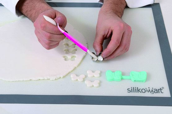 silikomart Silicone Mould Sugarflex Mini Flower, Light Blue - Image 4