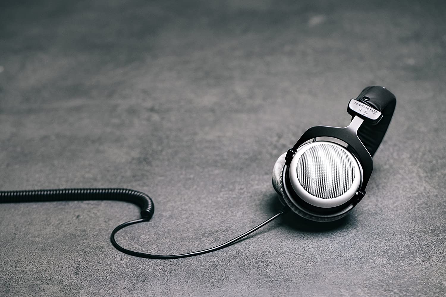 beyerdynamic DT 880 PRO Headset - 250 OHM, Gray, 250 OHM Pro - Image 4
