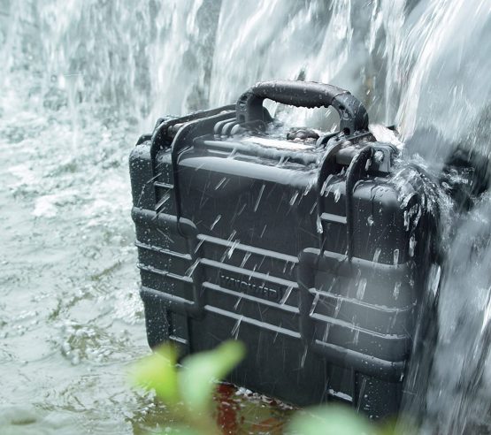 VANGUARD Supreme 37F Waterproof Camera Case with Customisable Foam Insert - Image 2