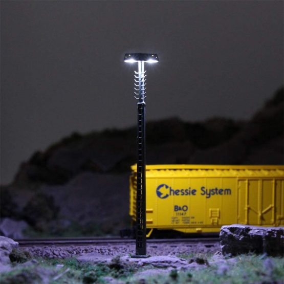 LQS51N 3pcs Model Railway operating lights Lattice Mast lamp Bright White Track light N Scale 7cm - Image 3