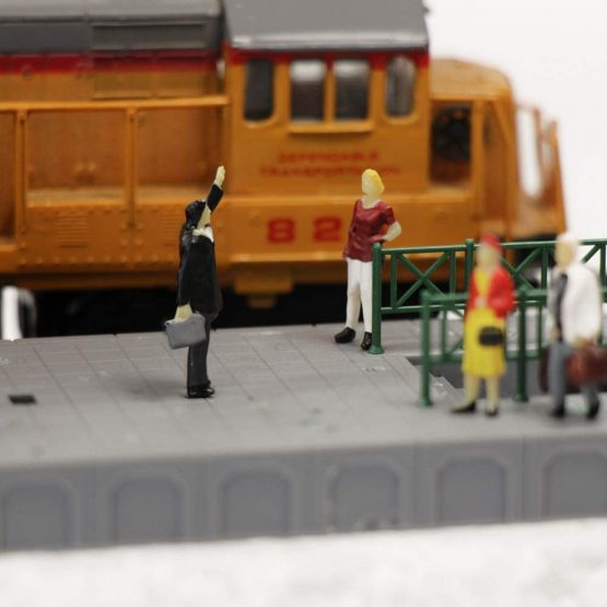 Evemodel P8712 40pcs All Standing Pose Figures Assorted HO Scale Person Model Train Street People Desktop Decoration - Image 3