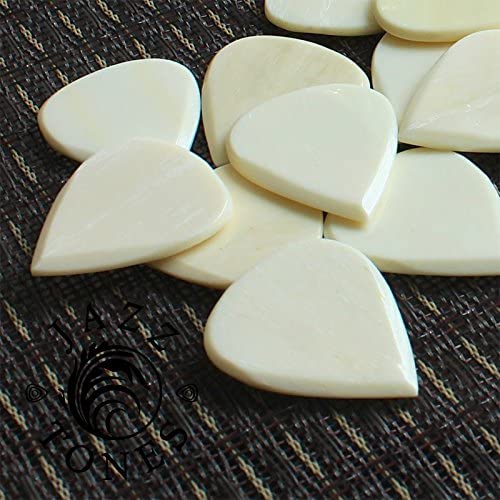 Jazz Tones Guitar Plectrum - Buffalo Bone (Single), JAZ-BUB-1, Natural, 26.1 x 23.6 x 2.2 mm - Image 2