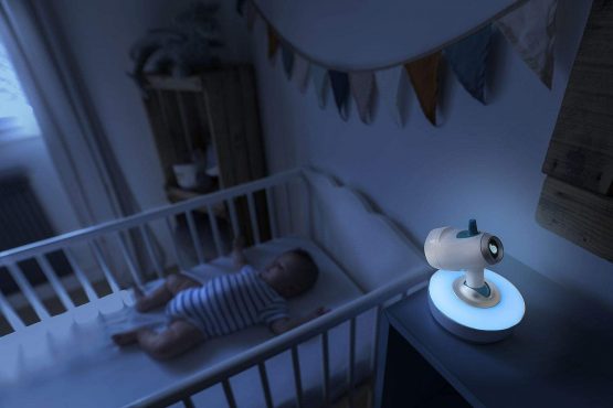 Babymoov YOO Moov Motorised Video Baby Monitor with Camera and Night Vision, 2 way talkback, zoom, remote pan and tilt, night light, temperature indicator - Image 2