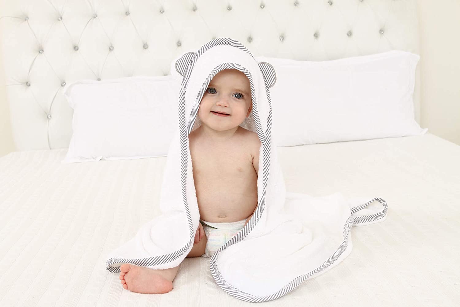 Organic Bamboo Hooded Baby Towel – Soft, Hooded Bath Towels for Baby