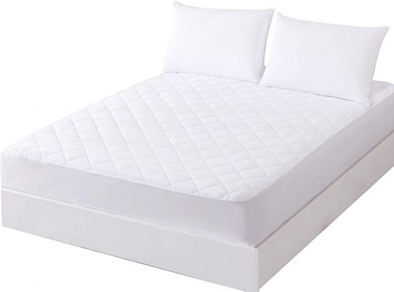 UYEESE Super King Size Mattress Protector - Quilted Extra Deep Pocket Mattress Cover, Breathable Hypoallergenic Anti-mite and Noiseless Fitted Sheet Bed Cover (Super King 183 x 203 + 40 cm)