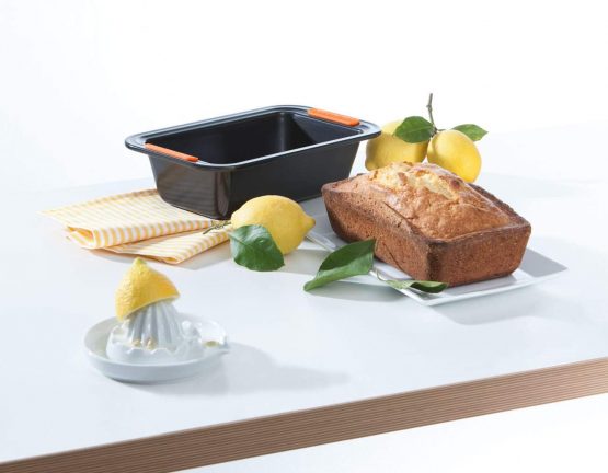 Le Creuset 941017000 Toughened Non-Stick Bakeware Loaf Tin, 30 cm, Matte Black - Image 4