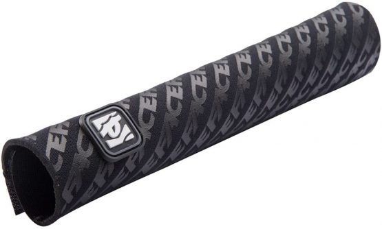 Race Face Chain Stay Pad Regular Black Oversize 100-130 mm - Image 2