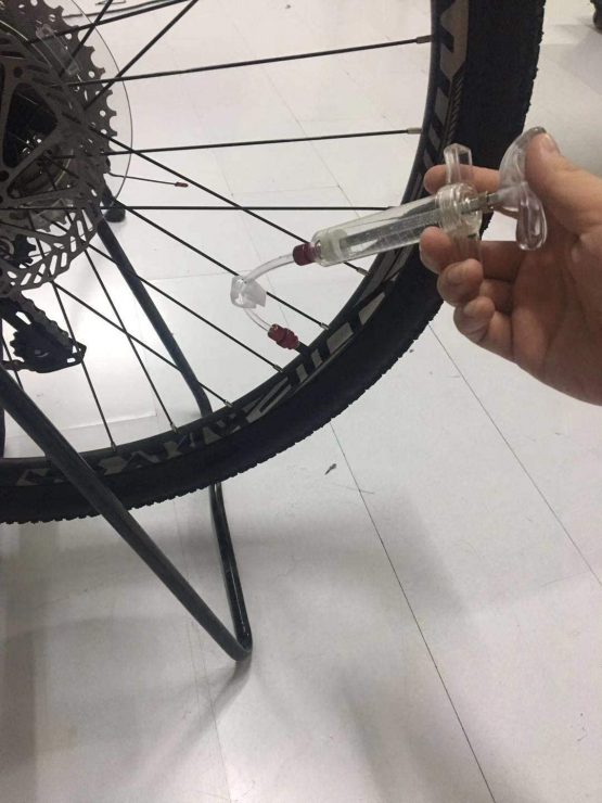 Bike Tubeless Tyre Sealant Injector Tire Repair Tool Kit Filling Tool,with Schrader Presta Valve Core Removal Tool,20ml - Image 4