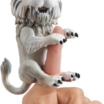 Fingerlings Untamed Tiger Sabre Tooth Silvertooth
