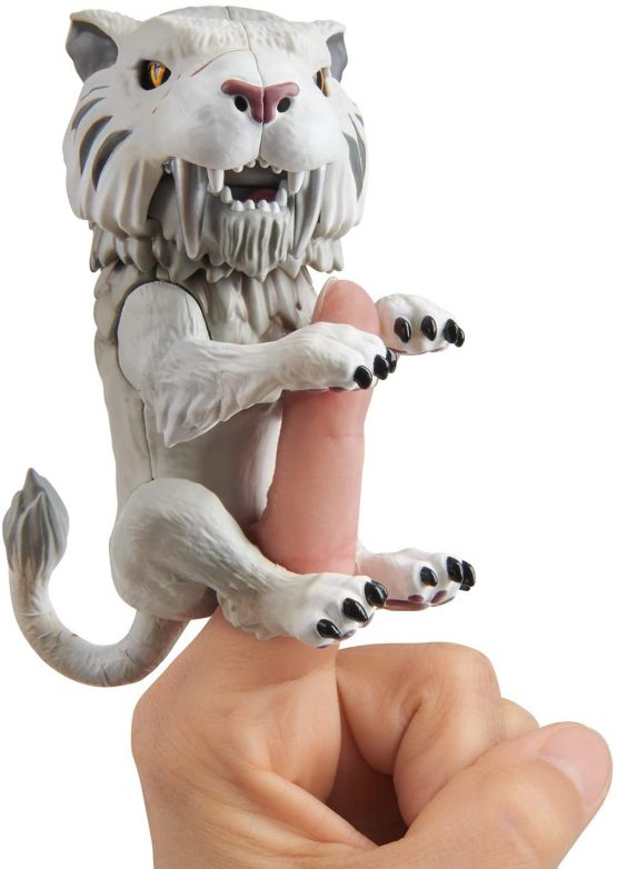 Fingerlings Untamed Tiger Sabre Tooth Silvertooth