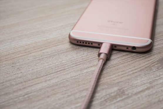 Belkin 4 ft/1.2 m Metallic Lightning to USB Cable - MFi-Certified iPhone Charging Cable for iPhone 11, 11 Pro, 11 Pro Max, XS, XS Max, XR, X, 8/8 Plus and More, Pink - Image 3