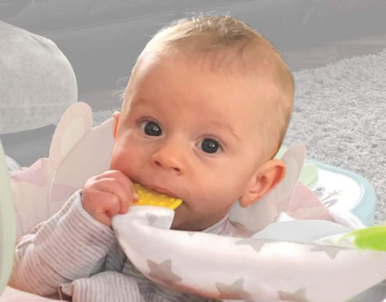 Little Chick London Comfort Blankie with teether - Image 2