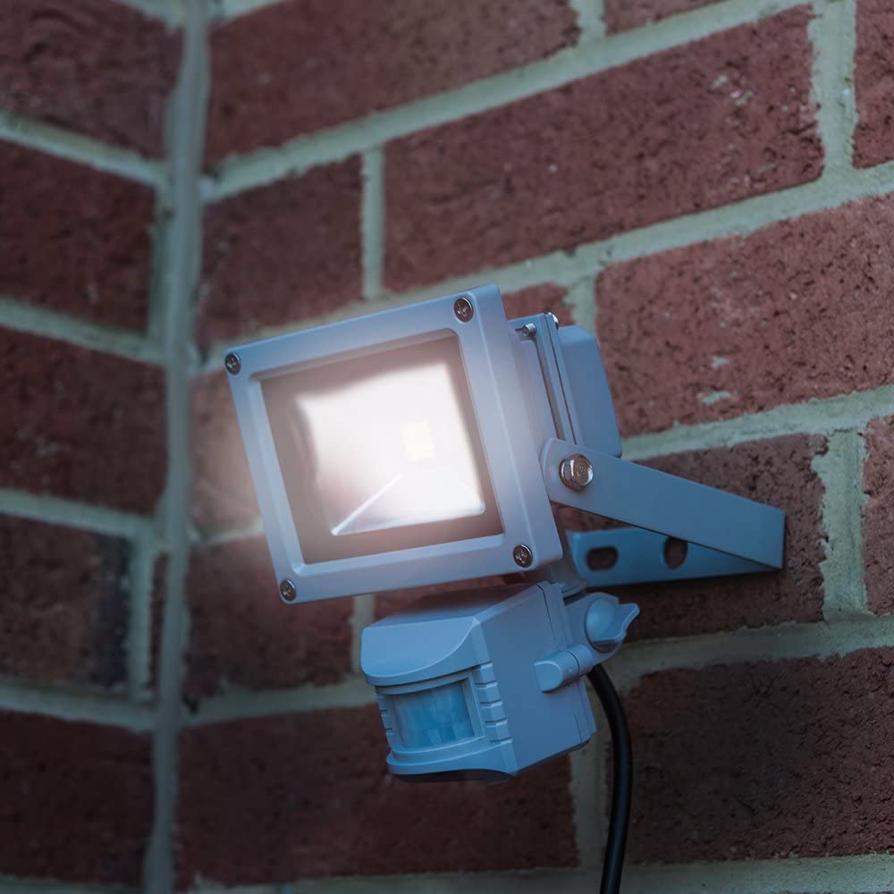 Silverline 259800 LED Floodlight 10W PIR, Siliver - Image 2