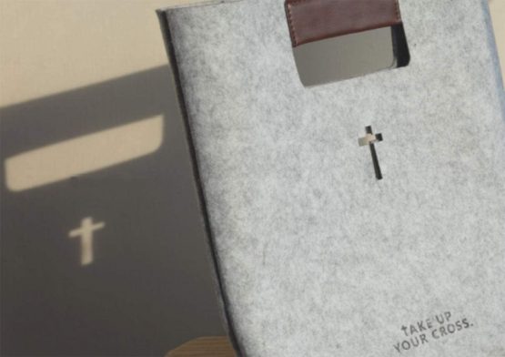 Bible Bag, Aolaso Bible Carrying Case, Felt Bible Tote Hollowed Cross Design Bible Covers Church Bag for Christian Gift Felt Handbag for Women & Men Christmas Day & New Year Gift (Grey) - Image 4
