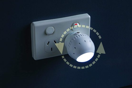 Dreambaby Swivel Auto-Sensor LED Night Light - Image 3