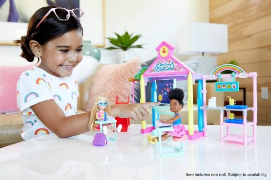 Barbie GHV80 Club Chelsea Playset - Image 2