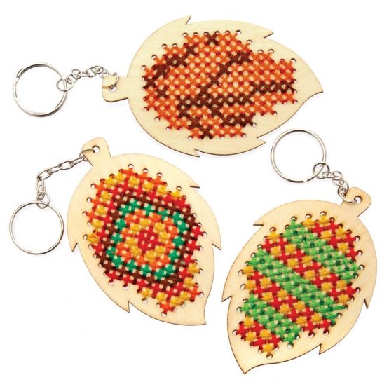 Baker Ross AW843 Leaf Wooden Cross Stitch Keyring Kits, Autumn and Winter Arts and Crafts (Pack of 5) - Image 2