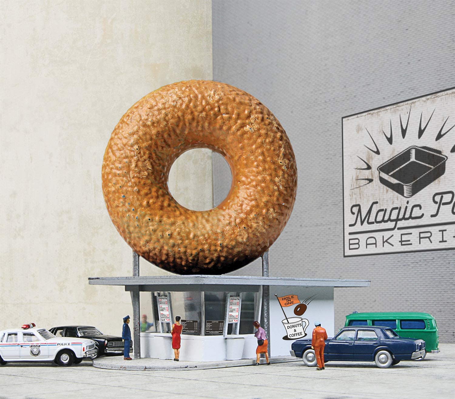 Walthers Cornerstone Hole-In-One Donut Shop Train, HO Gauge