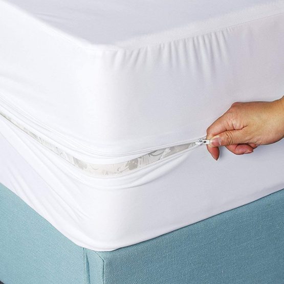Utopia Bedding Waterproof Mattress Encasement - Double Bed 135 x 190 x 30 cm, Premium Zippered Mattress Protector, Bed Bug and Dust Mite Proof Mattress Cover - Image 2