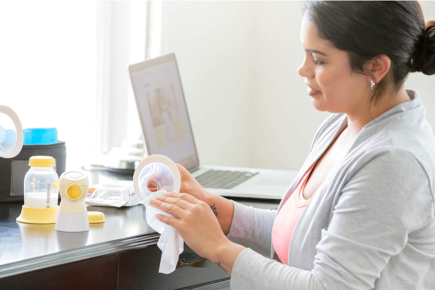 Medela Quick Cleantm Breastpump & Accessory Wipes, 1 count (Pack of 24) - Image 3