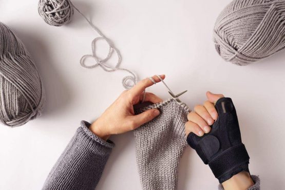Doctor Developed Thumb Brace/Thumb Support/Thumb Splint/Thumb Stabilizer and Doctor Written Handbook - Image 2