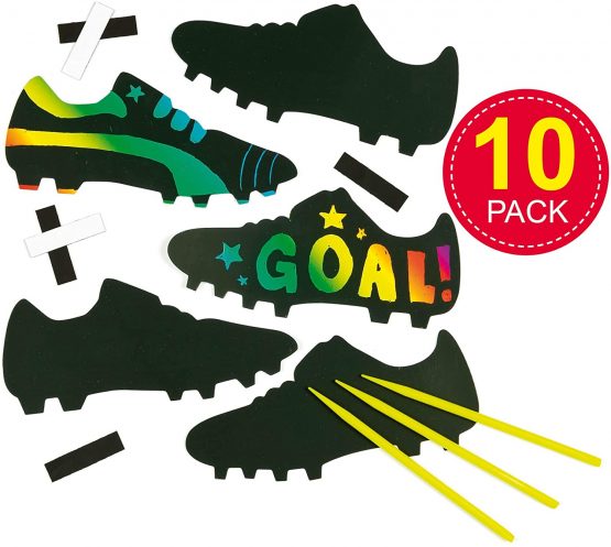 Baker Ross EF599 Football Boot Scratch Art Magnets (Pack of 10) Black - Image 2