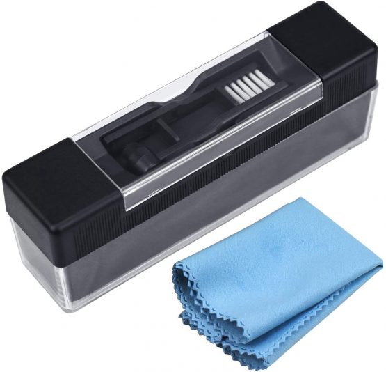 Yotako Vinyl Cleaning Kit 4-in-1, Velvet Anti Static Vinyl Record Cleaner, Stylus Vinyl Cleaning Brush with Record Cleaning Cloth Remove Dust from Your Favourite LPs