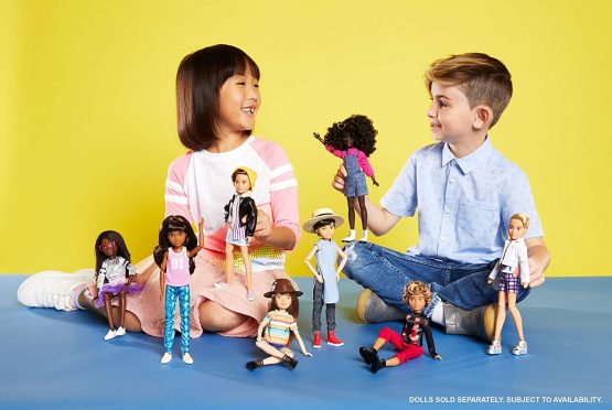 Mattel GKV45 Creatable World Character Starter Pack CS-826 - Image 2