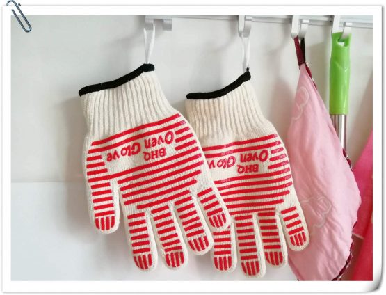 Revolutionary 250°C Extreme Heat Resistant EN407 Certified Heat Resistant Oven Gloves Hot Surface Handler Made from Nomex and Kevlar - Non-Slip Kitchen Silicone Gloves Five Fingers(Red(2 PCS)) - Image 4