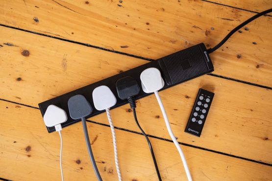 Remote Control 5 Gang Extension Lead 2m - Image 3