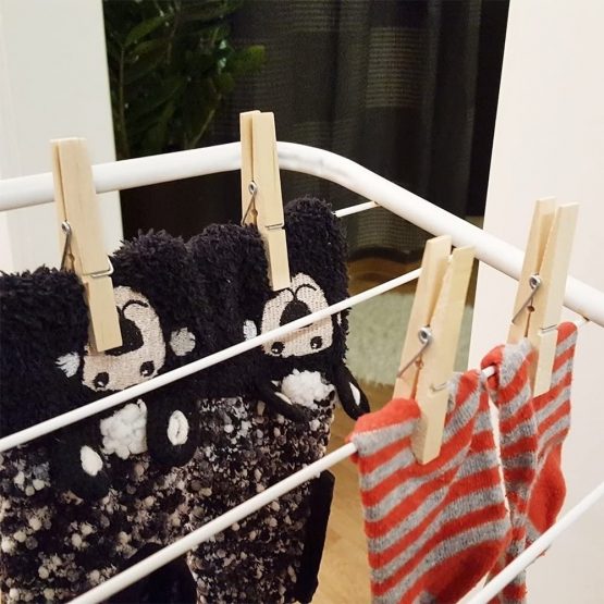com-four® 120x wooden clothespins - sustainable wooden pegs made of birch wood - untreated wooden clothespins for hanging clothes and handicrafts (120 pieces - birch) - Image 2