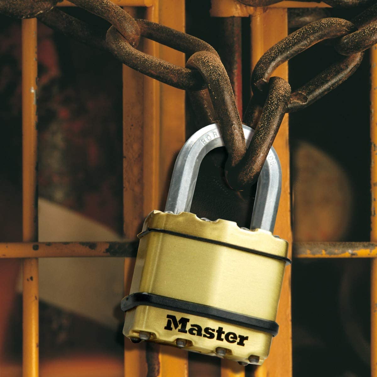 MASTER LOCK Pack of 2 High Security Padlocks, Security Level 8/10, Keyed, Outdoor, Laminated Steel/Brass Finish, Weatherproof - Image 4