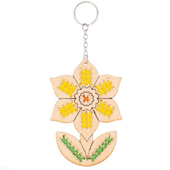 Baker Ross AT605 Daffodil Wooden Cross Stitch Keyring Kits - Pack of 5, Introduction to Sewing, Wooden Templates with Bright Coloured Wool for Craft Key Chains - Image 4