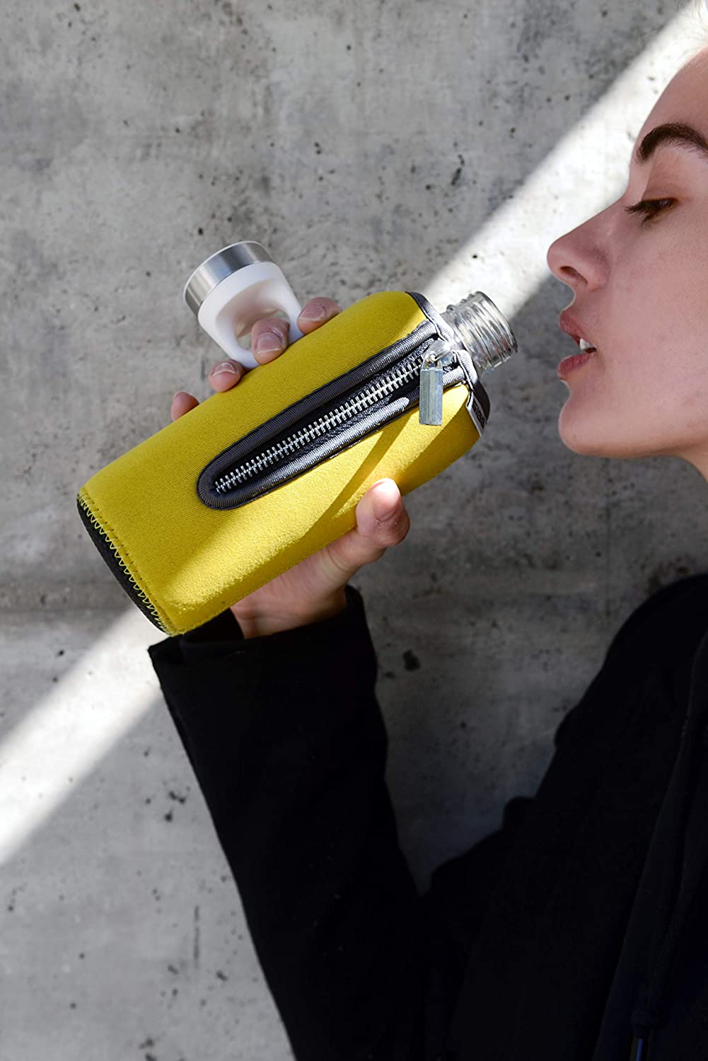 Sigg Stella Yellow Water Bottle (0.5 L), Pollutant-Free and Leak-Proof Glass Bottle - Image 4