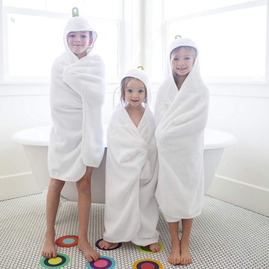 Puj Big Hug - Premium Fitted Towel (White) - Image 4