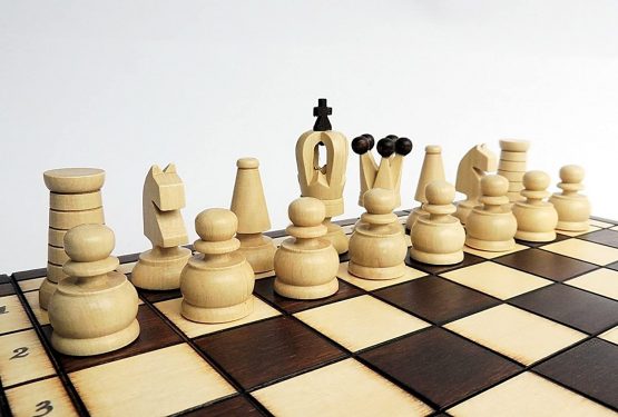 Beautiful ROYAL MAXI 31cm / 12in Travel Wooden Chess Set for Kids, Adults, Handcrafted Classic Game - Image 4