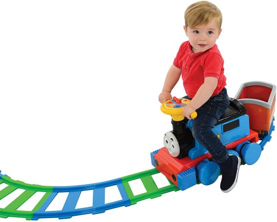 Thomas & Friends Battery Operated Train and 22 piece Track Set - Image 2